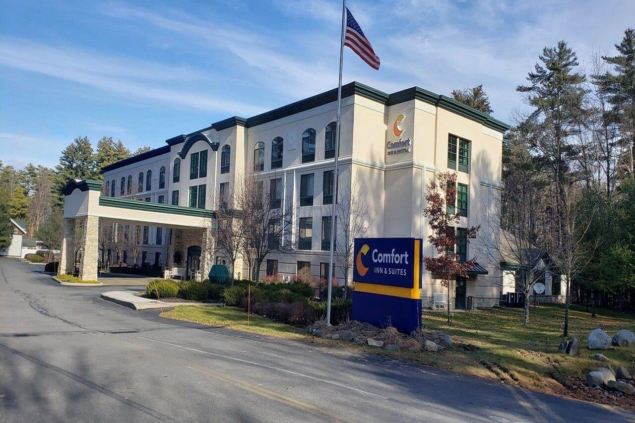 Comfort Inn & Suites Lake George Exterior photo